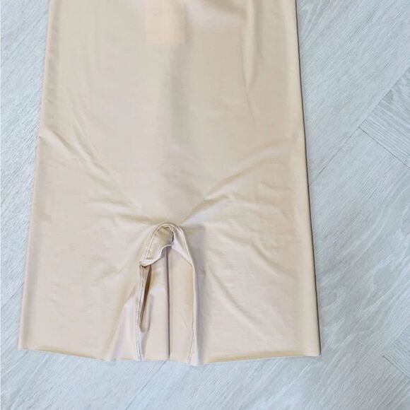 NWT Spanx SS1915 OnCore High Waisted mid thigh Small - Picture 6 of 6